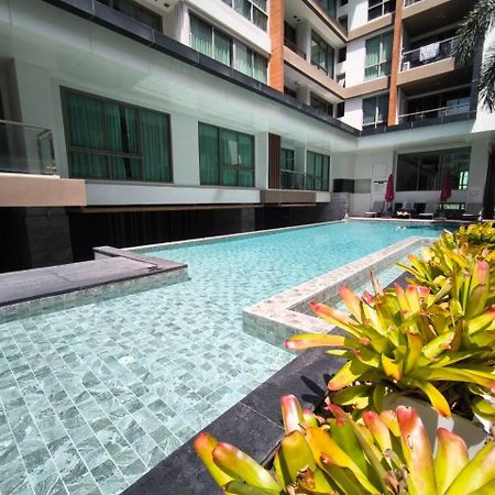 The Urban City Center By Fantasea Beach Pattaya Exterior foto