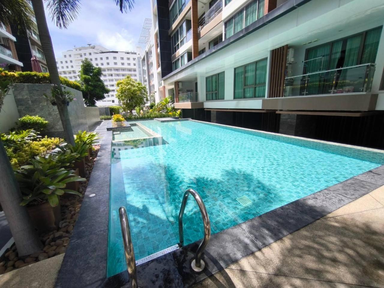 The Urban City Center By Fantasea Beach Pattaya Exterior foto