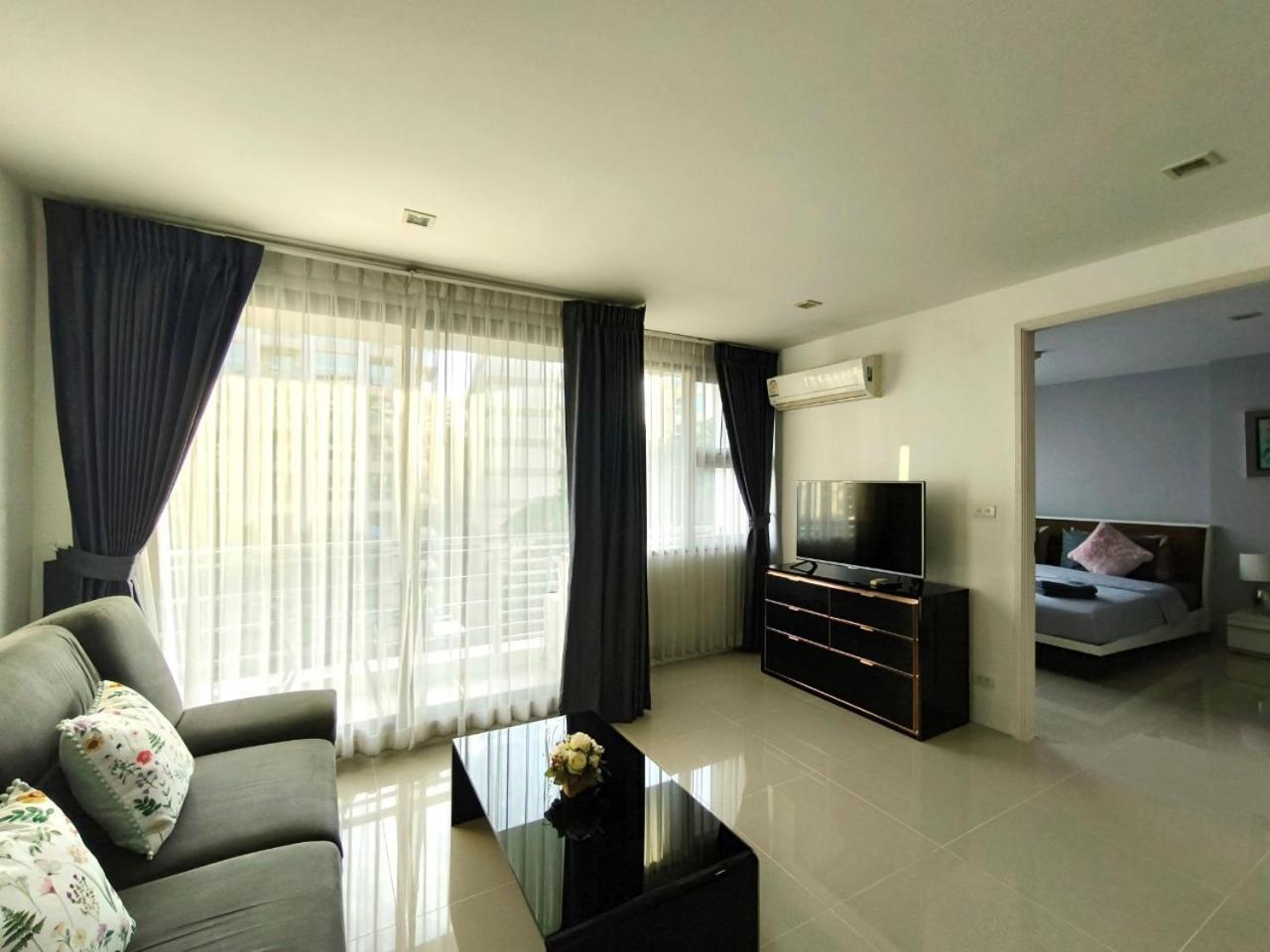 The Urban City Center By Fantasea Beach Pattaya Exterior foto